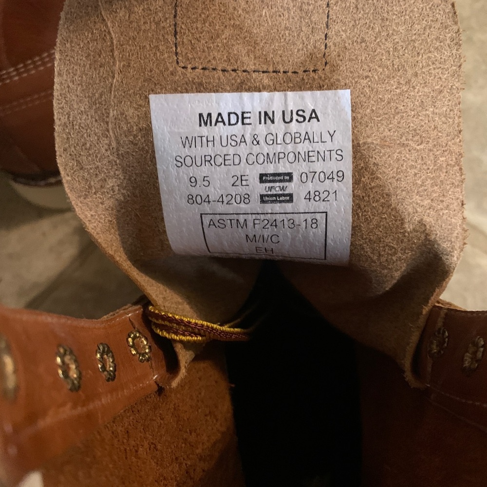 Brown Leather Men's Thorogood 8 “ Moc Steel toe wedge sole.  New, never worn.